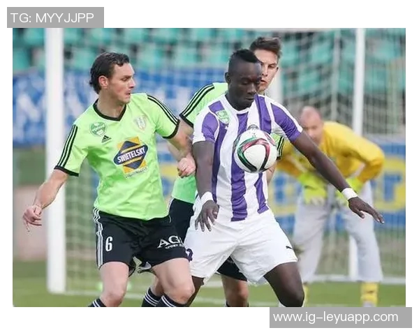 塞内加尔球员赛姆巴耶因自拍误会被指抢劫赛后致歉引发热议