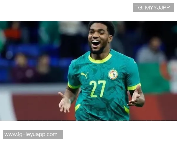 塞内加尔球员赛姆巴耶因自拍误会被指抢劫赛后致歉引发热议