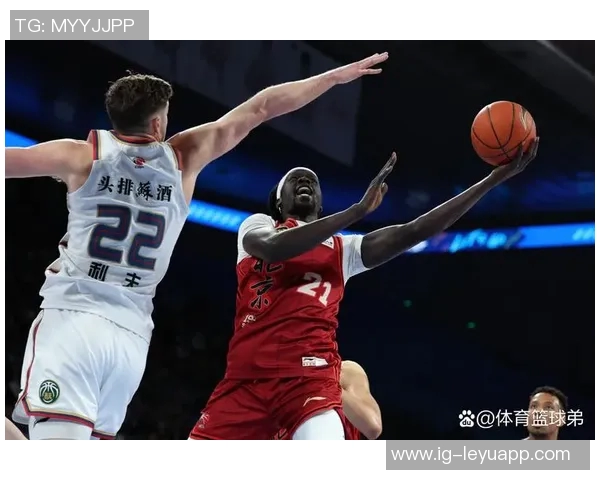 阿伦勇战文班全场高效发挥砍下27分10篮板2抢断展现实力